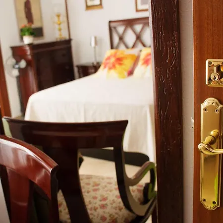 House Aparthotel *