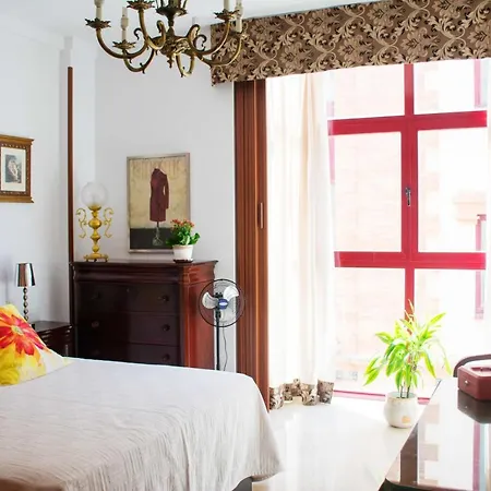 Aparthotel House *